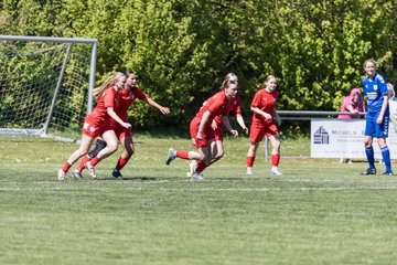 Bild 324 - F TSV Zarpen - Holstein Kiel II : Ergebnis: 2:6